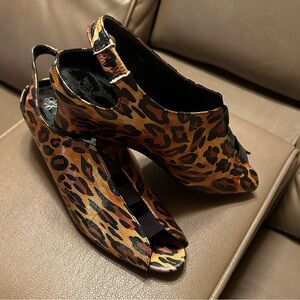 J. Renee Leopard Print Zulia Heel Size 9M
Open Toe Mule Wedge